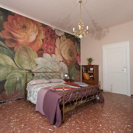 Liberi Mercanti Lucca Bagian luar foto