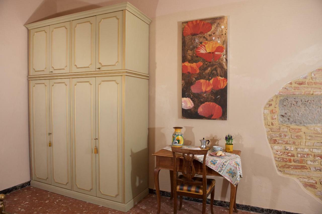 Liberi Mercanti Lucca Bagian luar foto